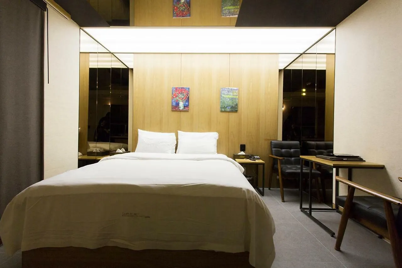 Hotel Cherry Seul 2*,