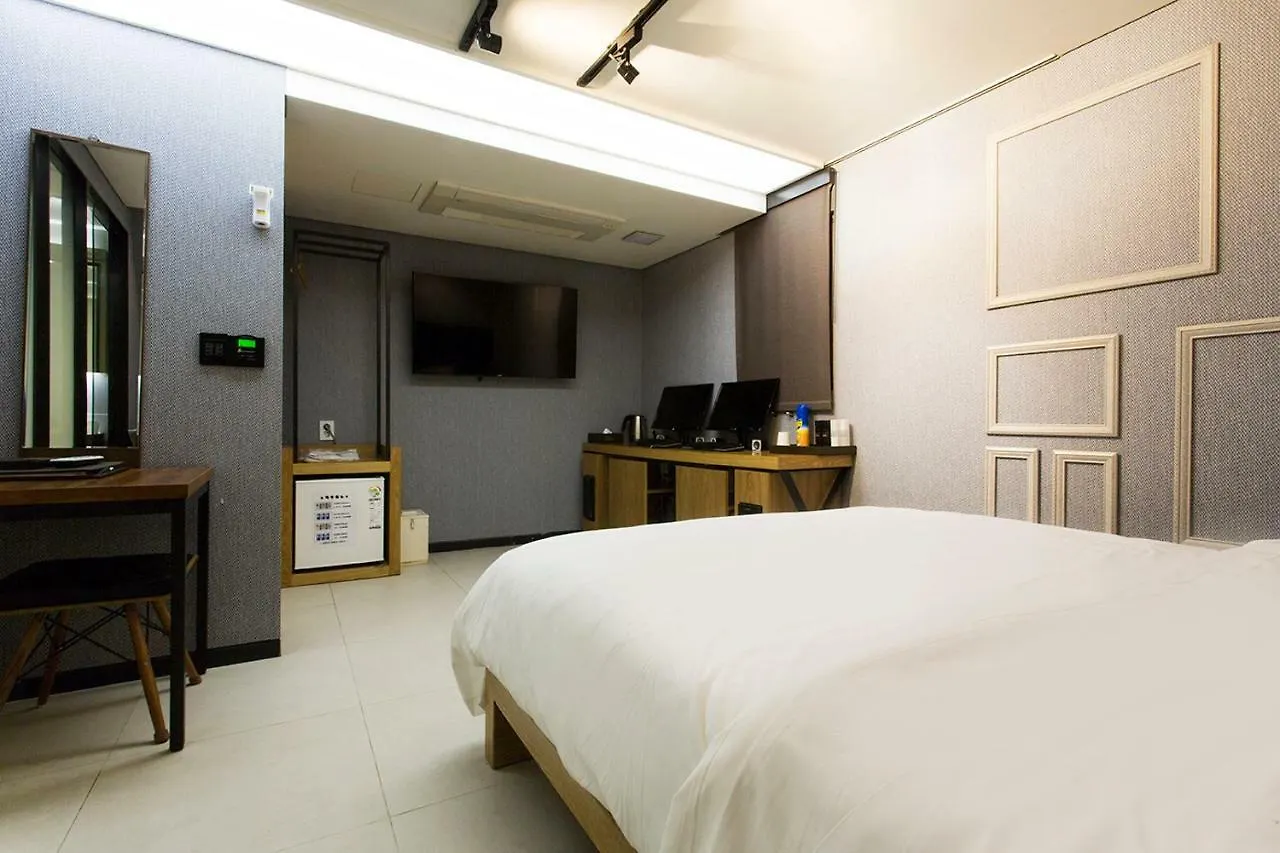 Hotel Cherry Seoul