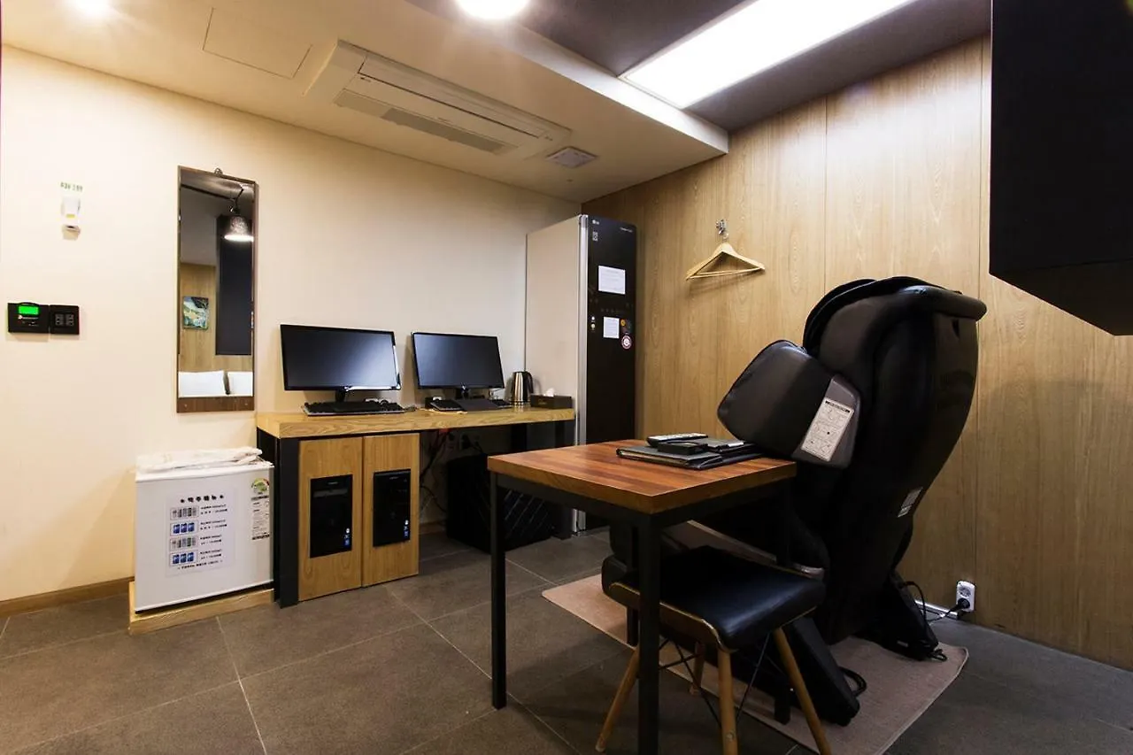Hotel Cherry Seoul 2*,
